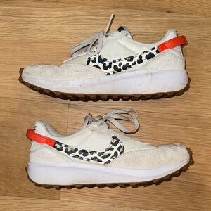 Nike waffle debut 1972 leopard fashion Sneakers athletic shoes women’s size 9